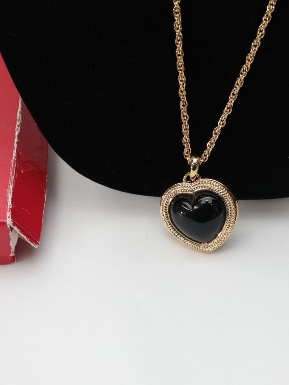Vintage Ivana Trump black jewel cabochon heart pendant long chain necklace 36" - Picture 3 of 6